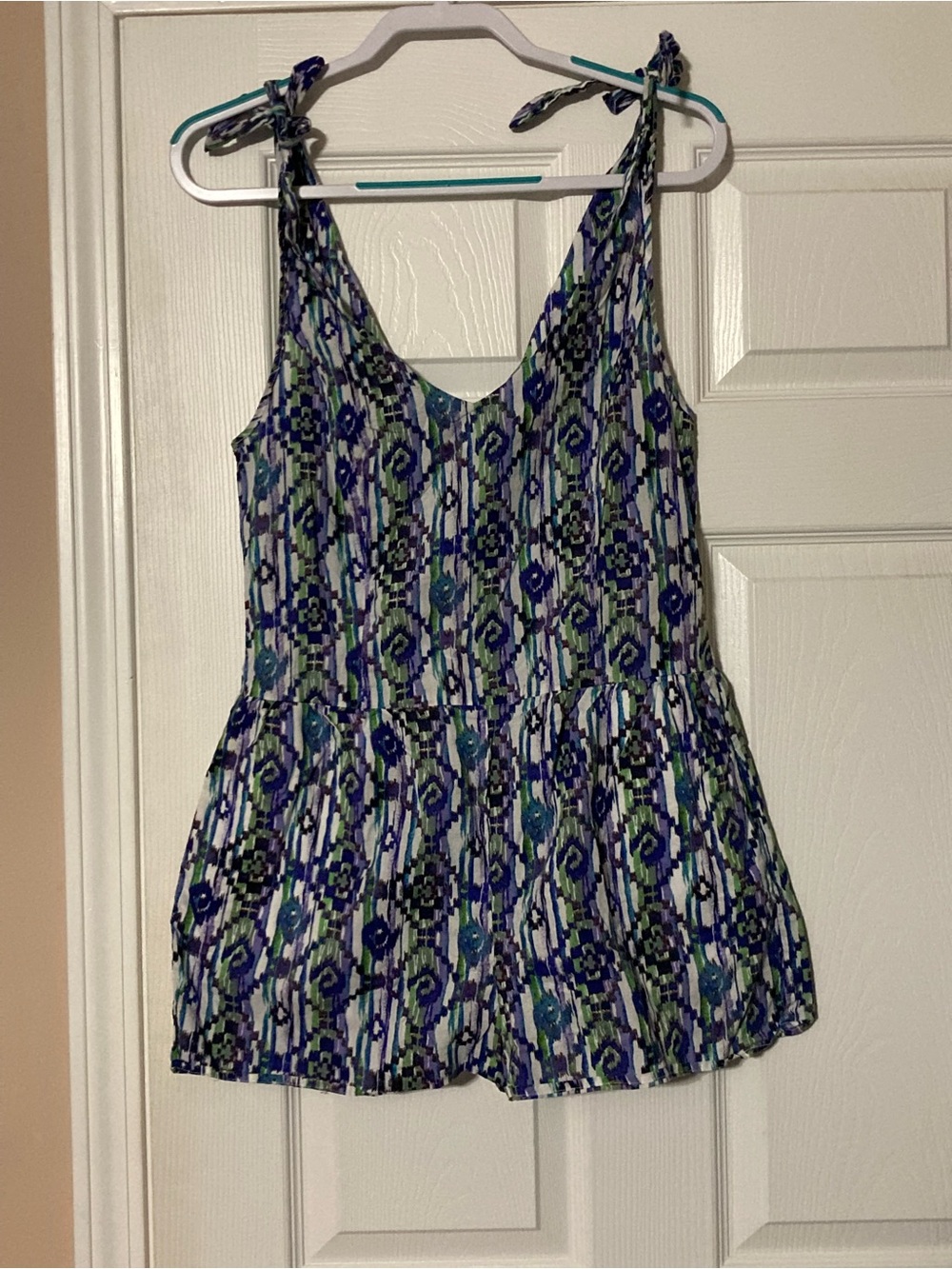 ⭐️⭐️ Miley Cyrus Sleeveless Blue Floral-Print Tie-Strap Romper
